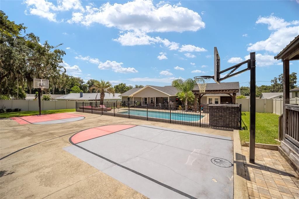 Active With Contract: $450,000 (4 beds, 2 baths, 2300 Square Feet)