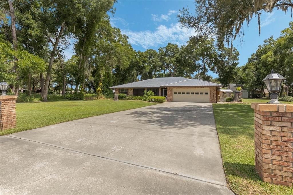 For Sale: $430,000 (3 beds, 2 baths, 2001 Square Feet)