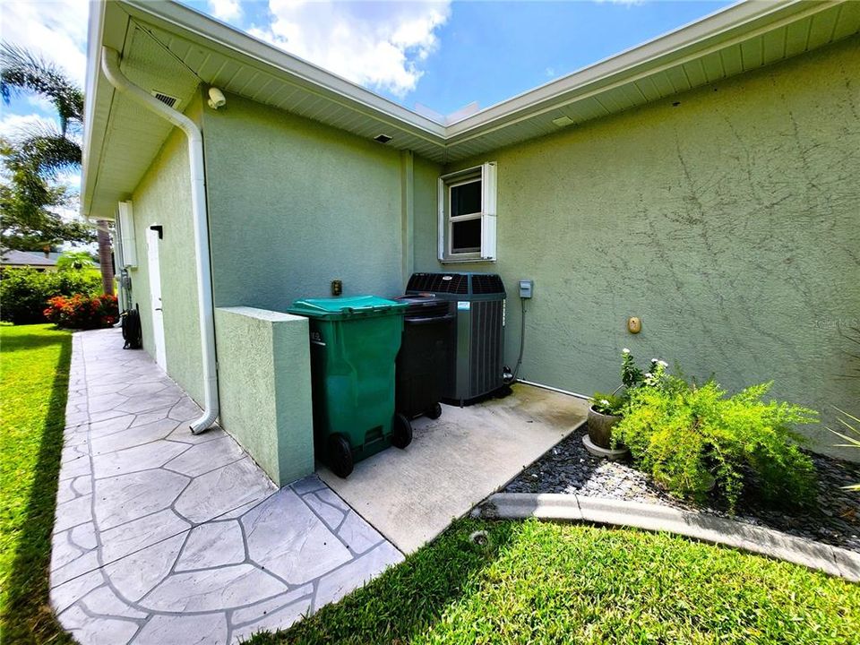 For Sale: $749,000 (3 beds, 2 baths, 1968 Square Feet)