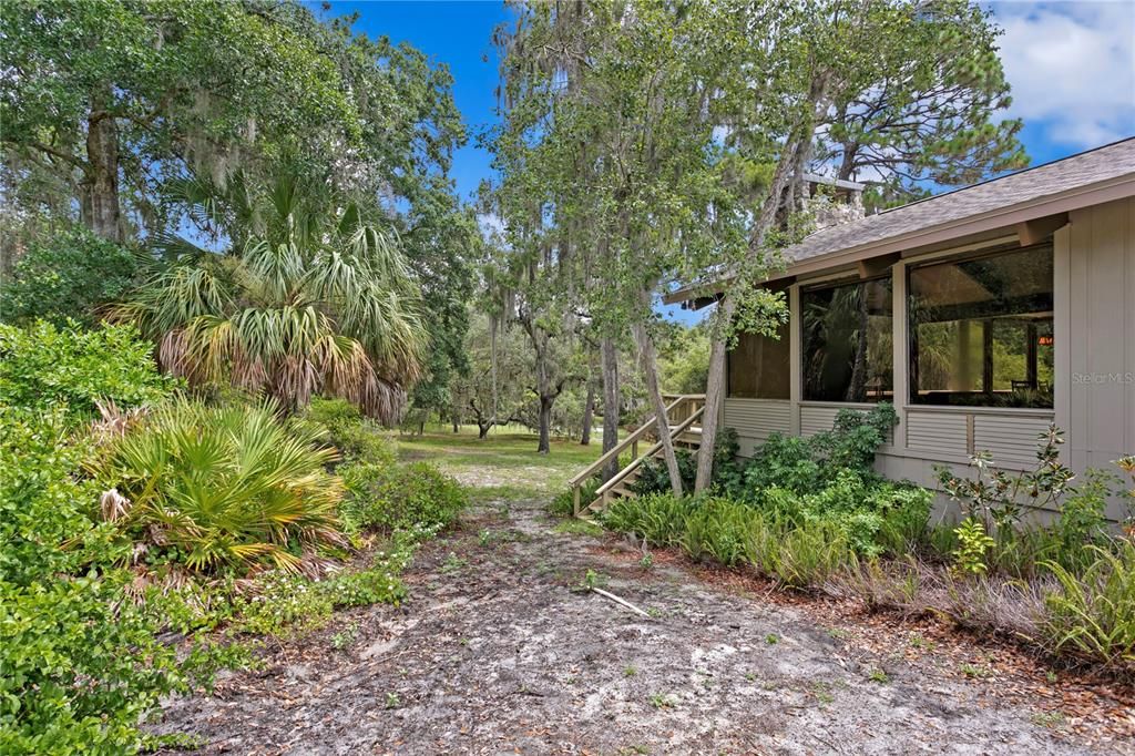 Active With Contract: $1,200,000 (3 beds, 2 baths, 4070 Square Feet)