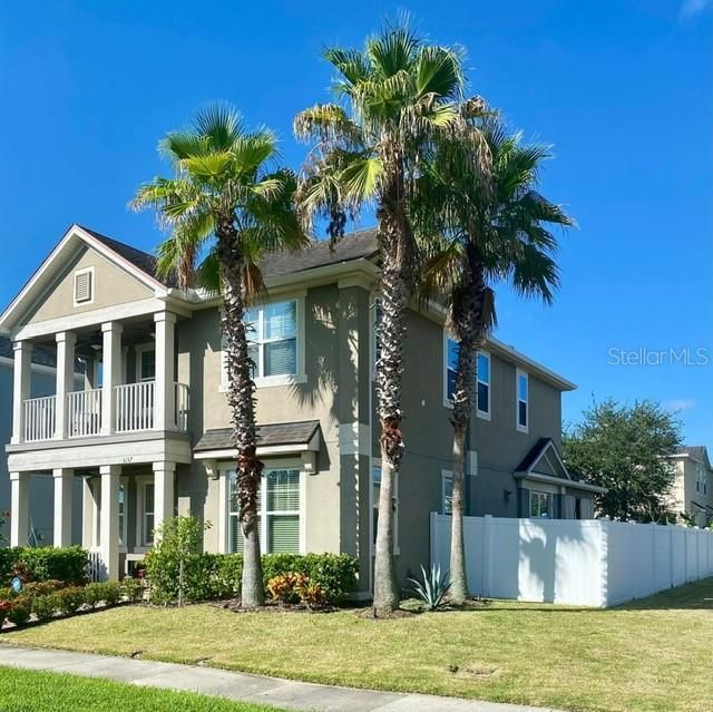 Active With Contract: $579,000 (4 beds, 2 baths, 2375 Square Feet)