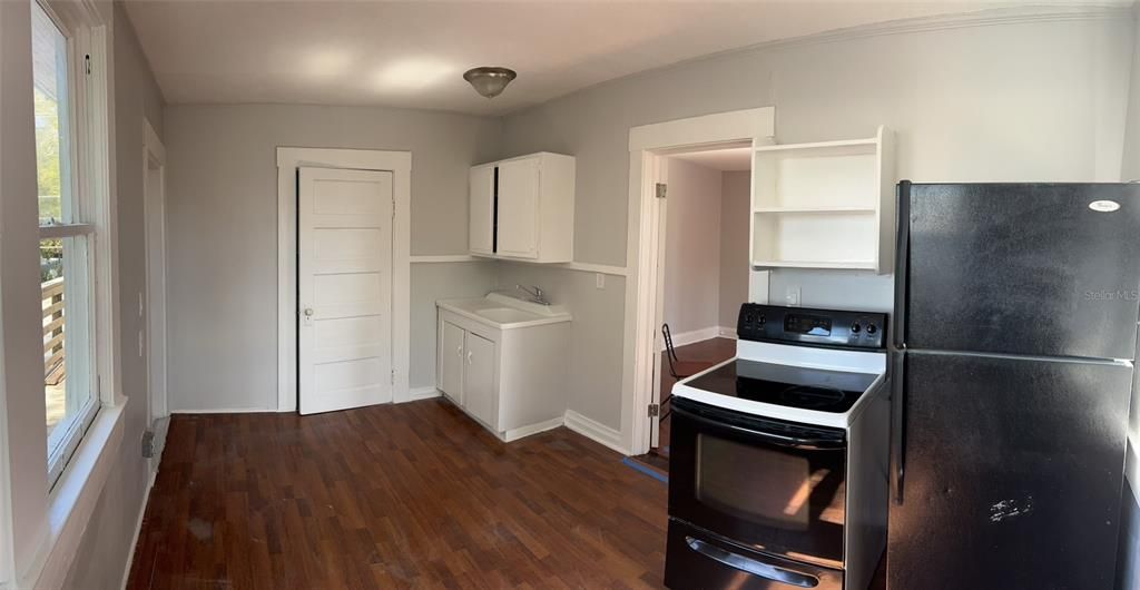 For Rent: $1,200 (1 beds, 1 baths, 750 Square Feet)