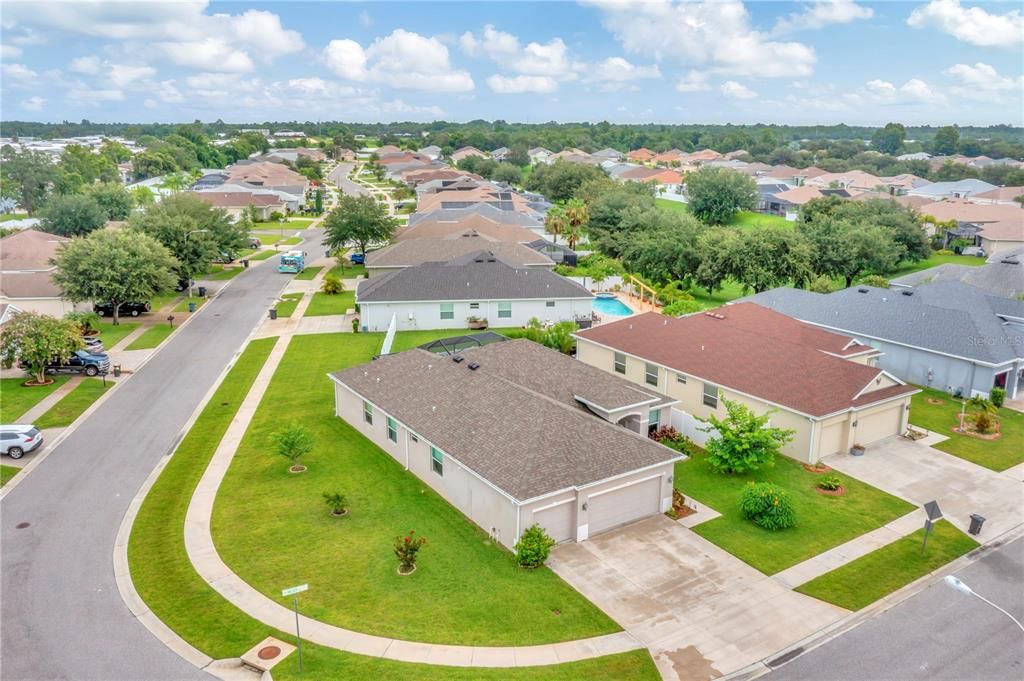 Active With Contract: $380,000 (3 beds, 2 baths, 2085 Square Feet)