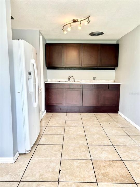 For Rent: $1,800 (3 beds, 2 baths, 1240 Square Feet)