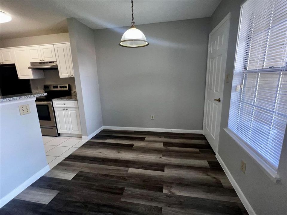 Active With Contract: $1,795 (3 beds, 2 baths, 1150 Square Feet)