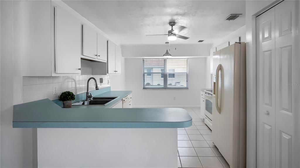 Active With Contract: $265,000 (3 beds, 2 baths, 1615 Square Feet)