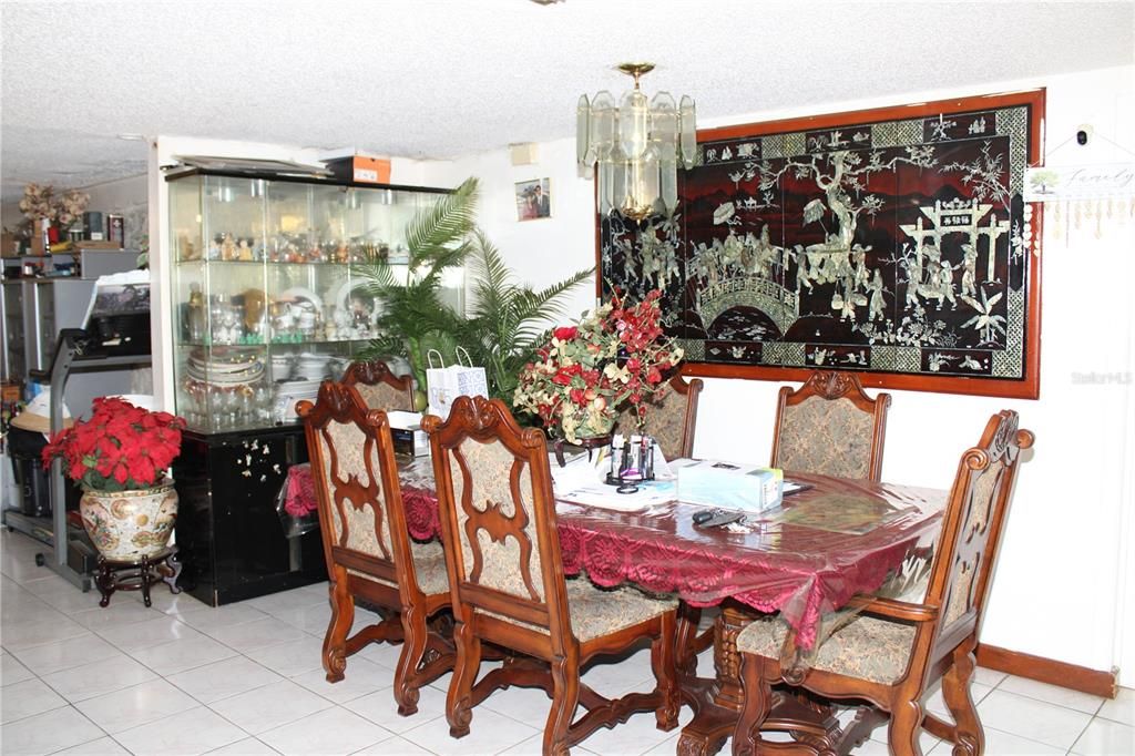 En Venta: $890,000 (4 camas, 2 baños, 2488 Pies cuadrados)