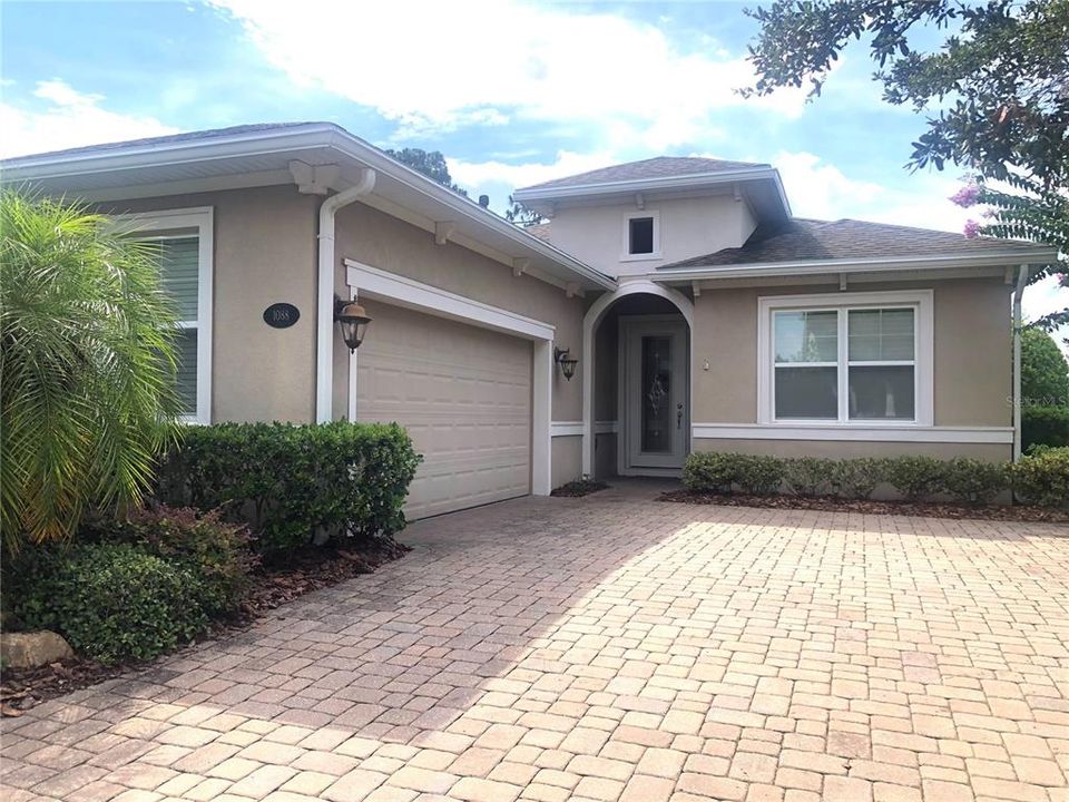 Recently Sold: $395,000 (3 beds, 2 baths, 2024 Square Feet)