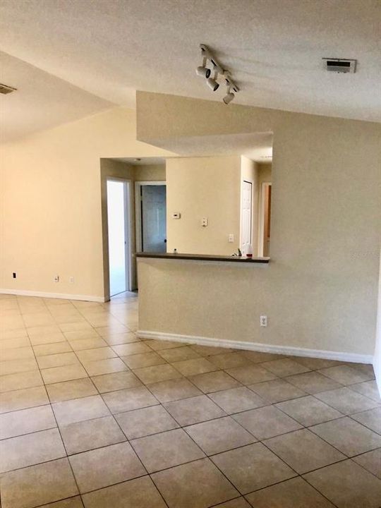 For Rent: $1,650 (2 beds, 2 baths, 1003 Square Feet)