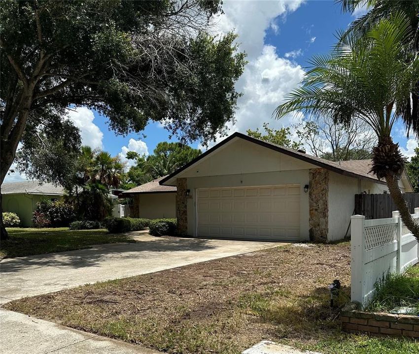 Active With Contract: $385,000 (3 beds, 2 baths, 1500 Square Feet)