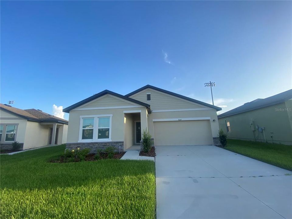 Vendido Recientemente: $330,000 (3 camas, 2 baños, 1769 Pies cuadrados)