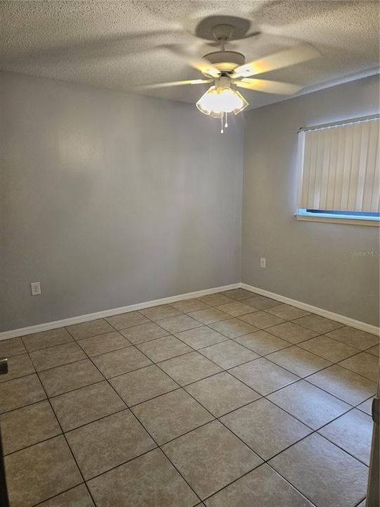 For Rent: $1,400 (2 beds, 1 baths, 950 Square Feet)