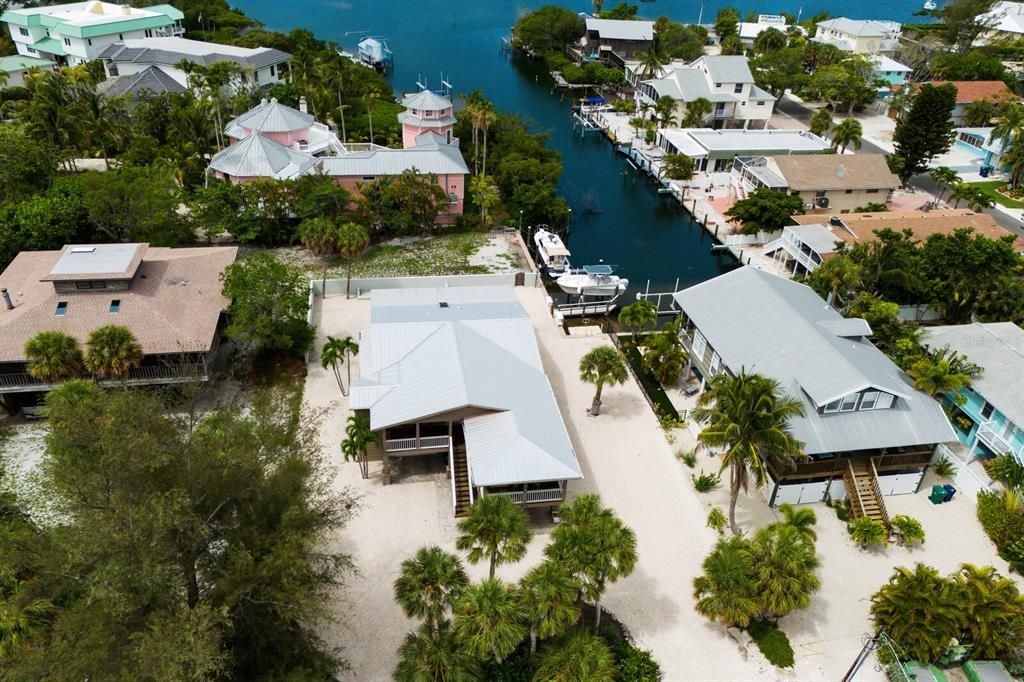 Private dock and 10,000 lb lift