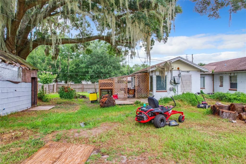 For Sale: $250,000 (3 beds, 2 baths, 1599 Square Feet)