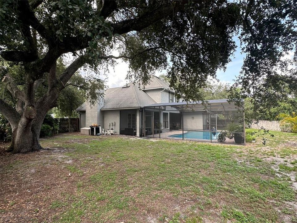 Active With Contract: $5,800 (4 beds, 2 baths, 2427 Square Feet)