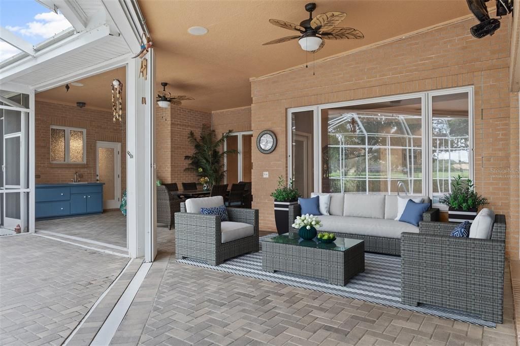 LANAI SITTING AREA VIRTUALLY STAGED