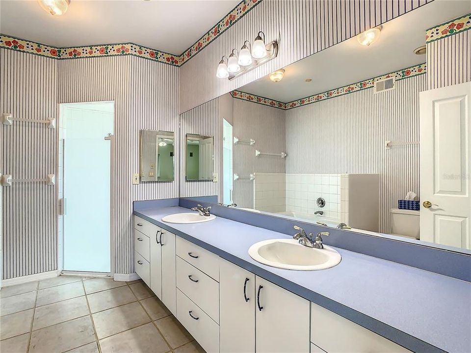 double sinks in master bath