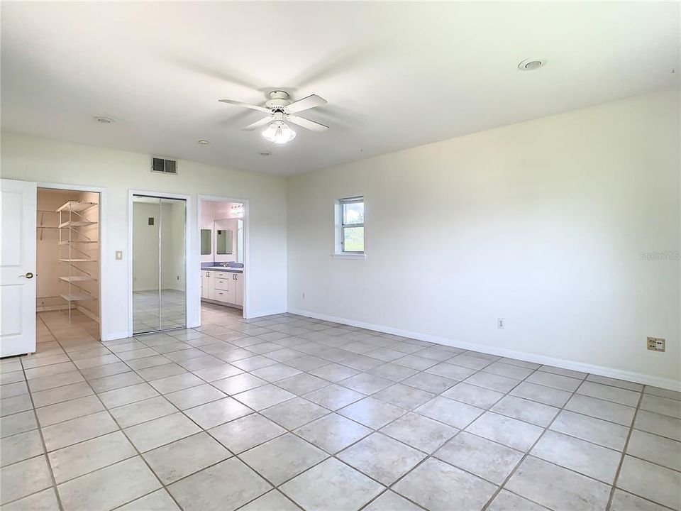 primary bedroom on 1st floor