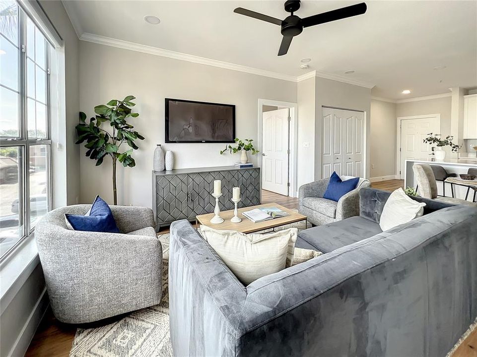 Active With Contract: $359,000 (2 beds, 2 baths, 1054 Square Feet)