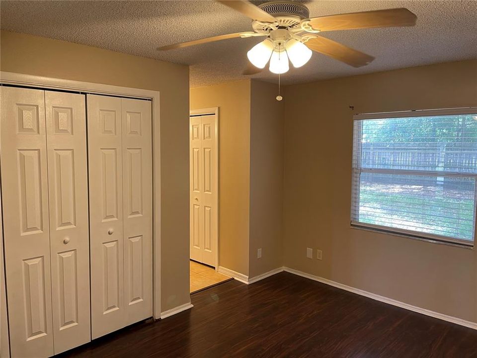 Active With Contract: $1,900 (3 beds, 2 baths, 1288 Square Feet)