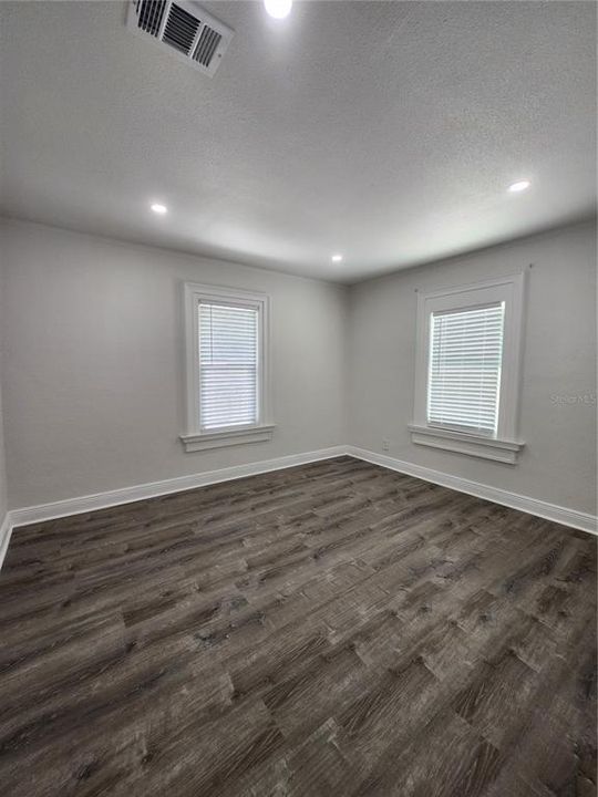 Active With Contract: $2,300 (3 beds, 2 baths, 1222 Square Feet)