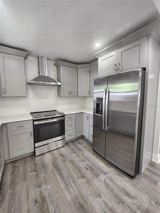 Active With Contract: $2,300 (3 beds, 2 baths, 1222 Square Feet)