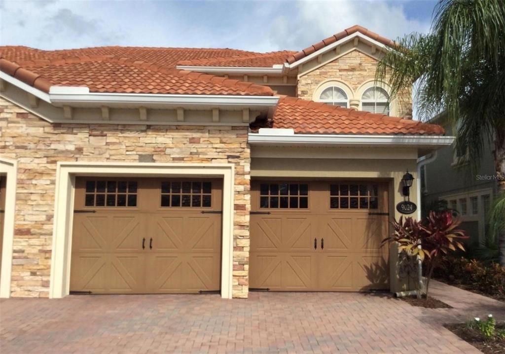 Recently Sold: $695,000 (4 beds, 3 baths, 2950 Square Feet)