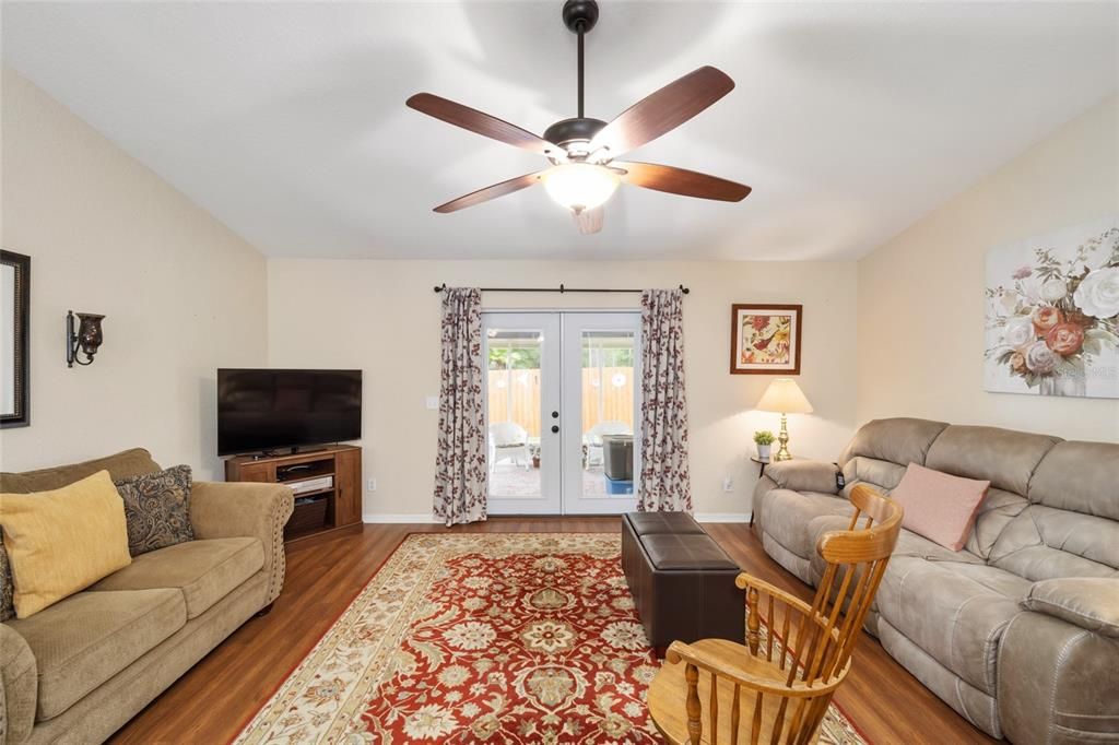 For Sale: $254,900 (3 beds, 2 baths, 1345 Square Feet)