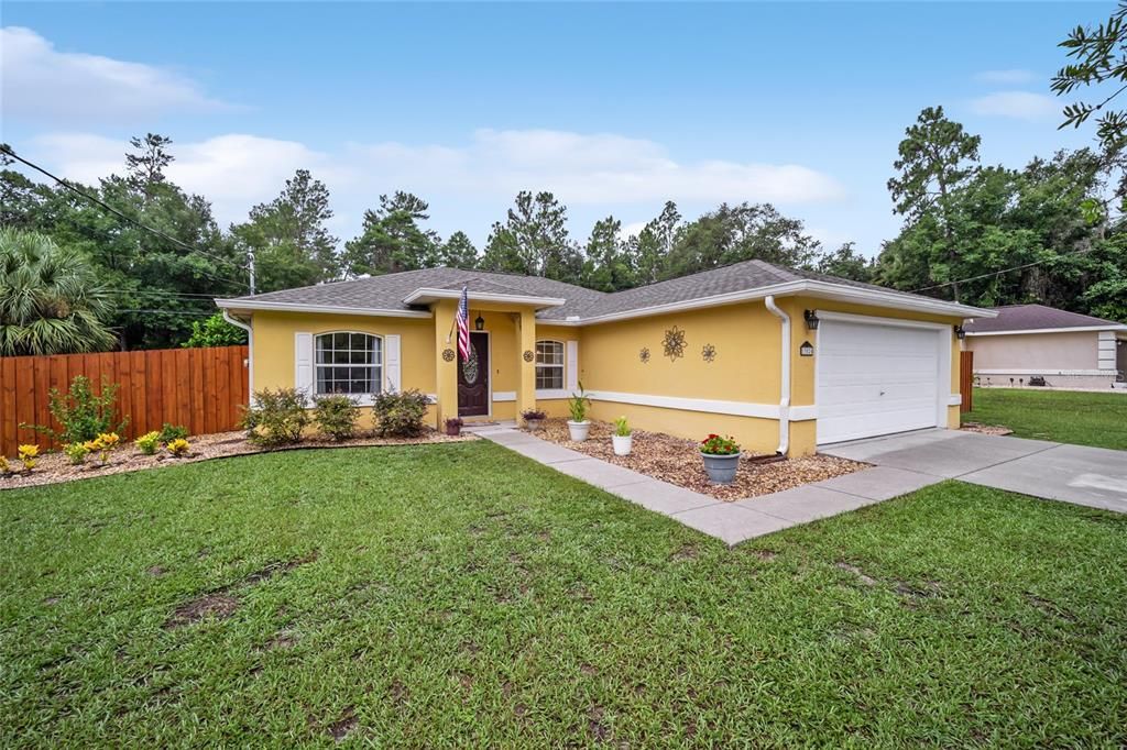 For Sale: $254,900 (3 beds, 2 baths, 1345 Square Feet)