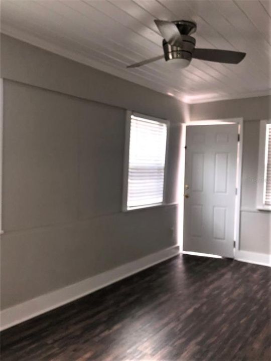 For Rent: $1,150 (1 beds, 1 baths, 476 Square Feet)