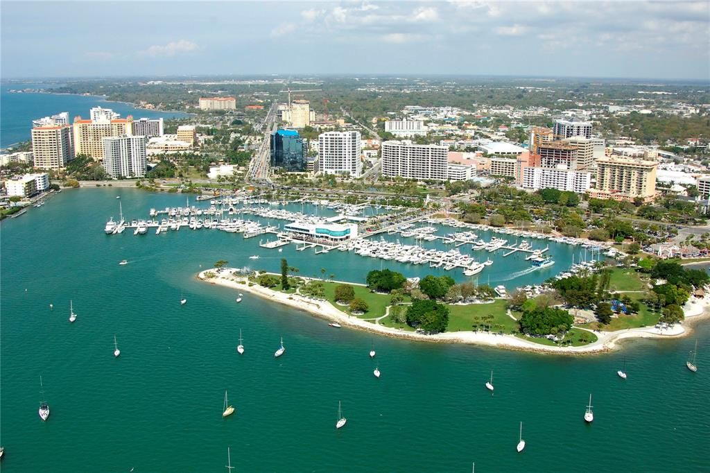 Minutes to Beautiful Downtown Sarasota