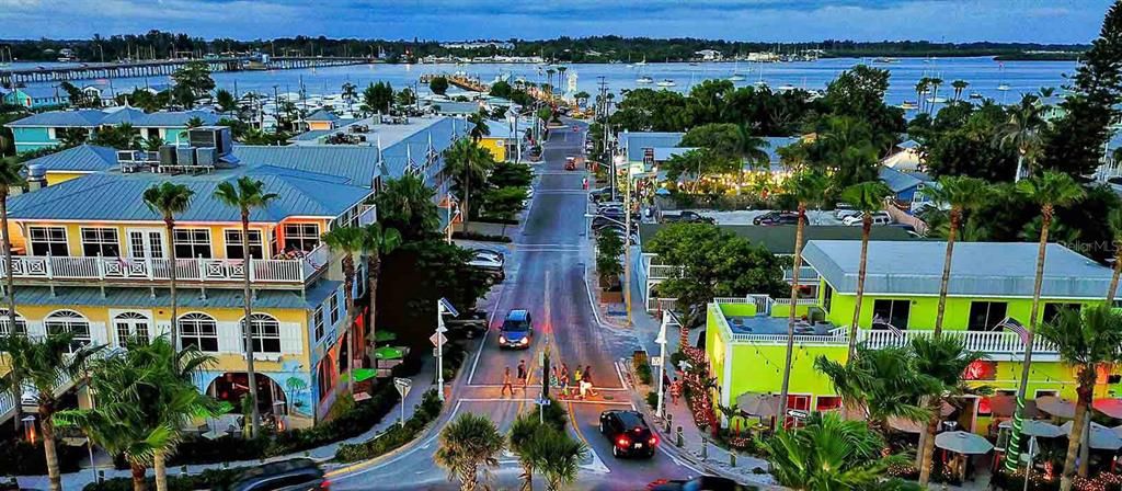 Historic Bridge Street Bars & Restaurants