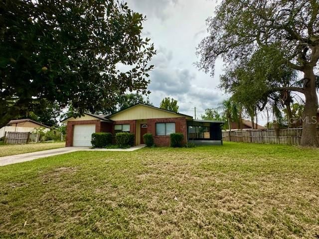 Recently Sold: $239,999 (2 beds, 1 baths, 889 Square Feet)