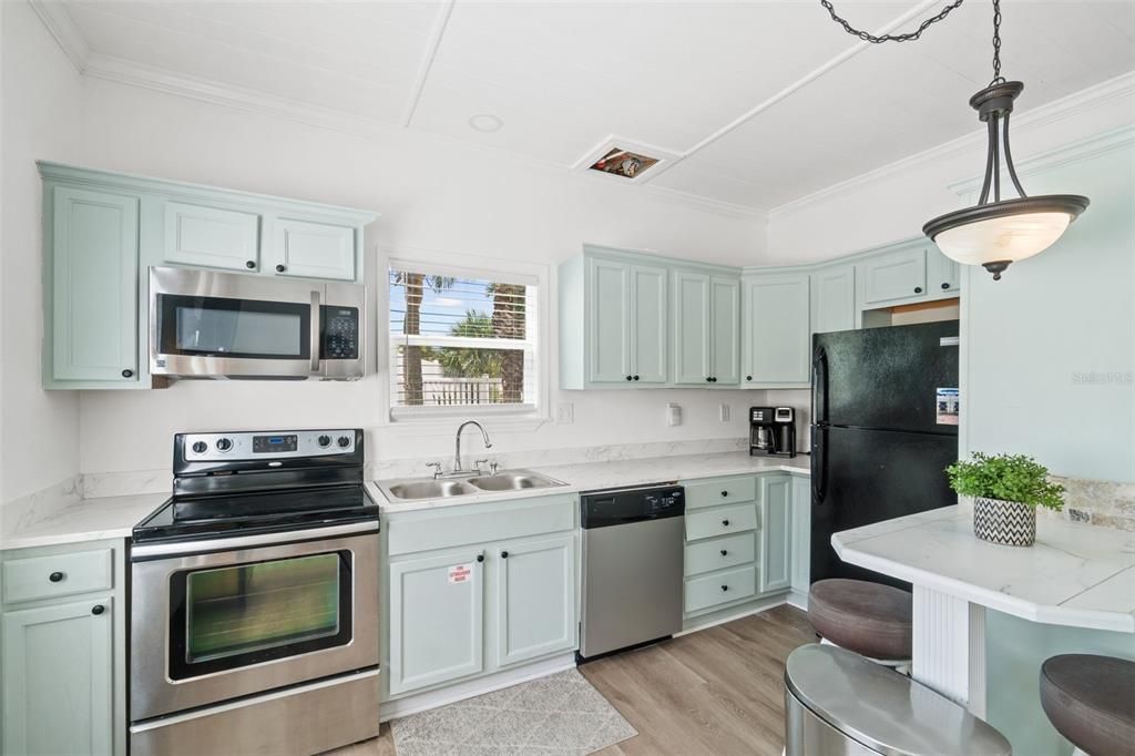 For Sale: $680,000 (3 beds, 3 baths, 1908 Square Feet)