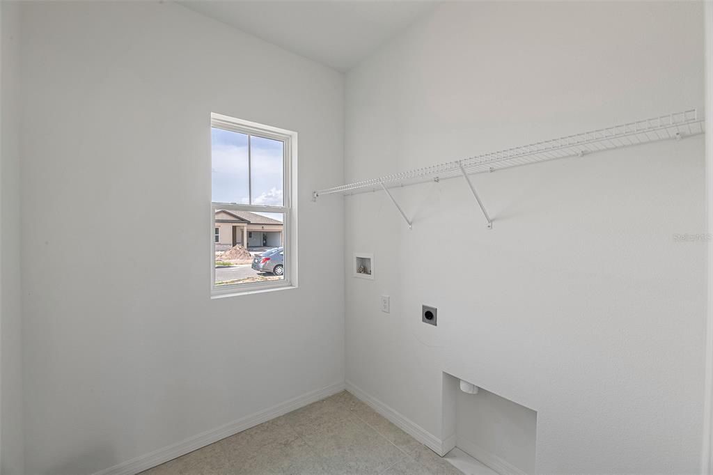 Active With Contract: $389,990 (3 beds, 2 baths, 1536 Square Feet)