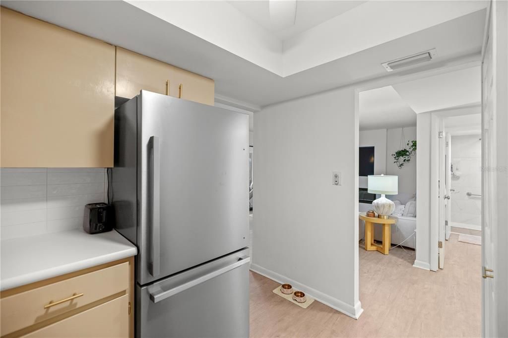 Active With Contract: $149,900 (2 beds, 1 baths, 986 Square Feet)