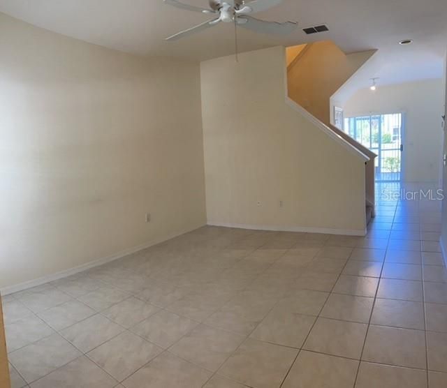 Active With Contract: $2,250 (3 beds, 2 baths, 1282 Square Feet)