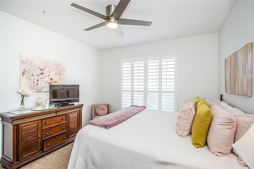 Active With Contract: $268,000 (1 beds, 1 baths, 654 Square Feet)