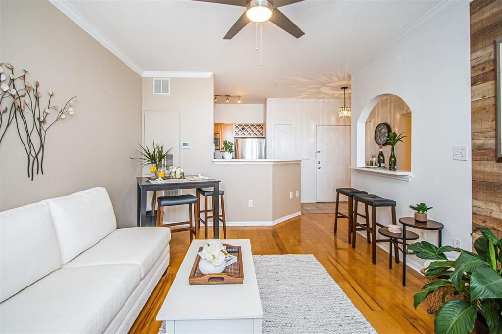 Active With Contract: $268,000 (1 beds, 1 baths, 654 Square Feet)