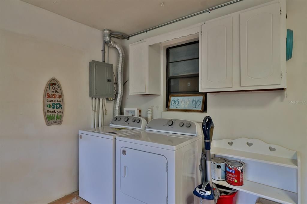 For Sale: $290,000 (2 beds, 2 baths, 1184 Square Feet)