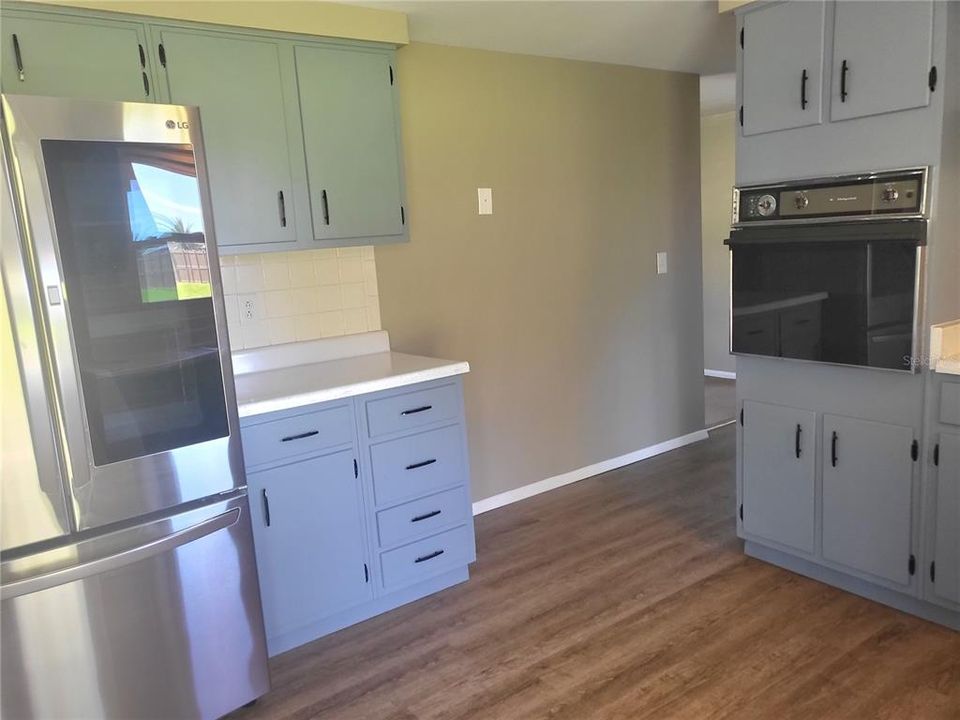 For Sale: $275,000 (2 beds, 1 baths, 994 Square Feet)