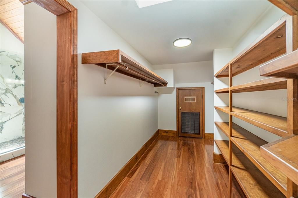 Walk-in Closet between Bed II and en-suite Bath