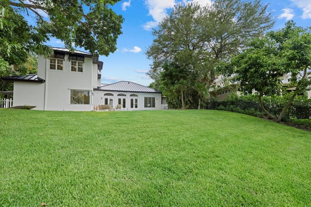 For Sale: $3,490,000 (4 beds, 3 baths, 5012 Square Feet)