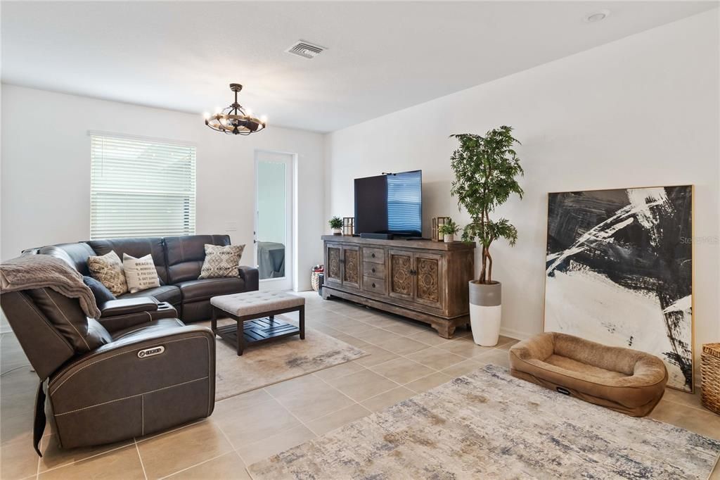 Active With Contract: $440,000 (3 beds, 2 baths, 1776 Square Feet)