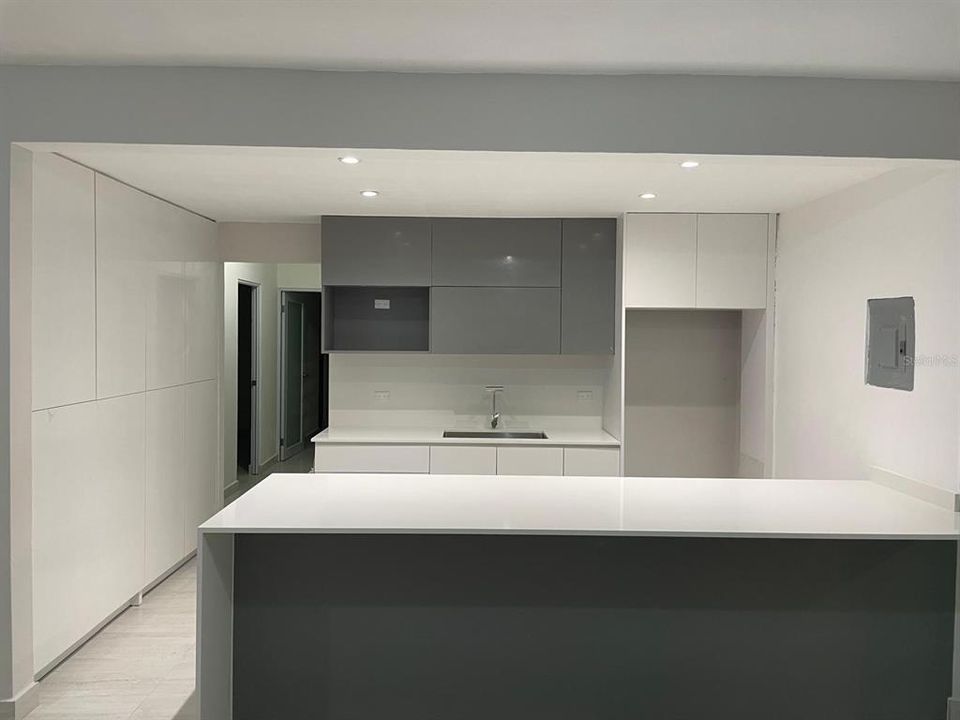 Activo con contrato: $449,900 (3 camas, 2 baños, 2300 Pies cuadrados)