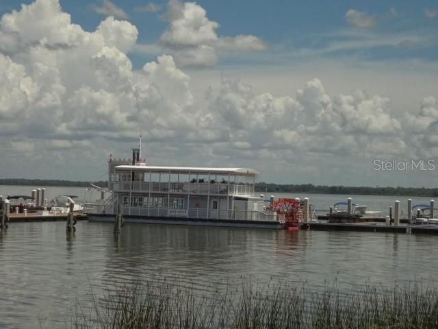 RELAX AND ENJOY A RIDE ON THE DORA QUEEN