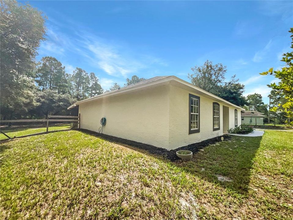 For Sale: $383,000 (3 beds, 2 baths, 1456 Square Feet)