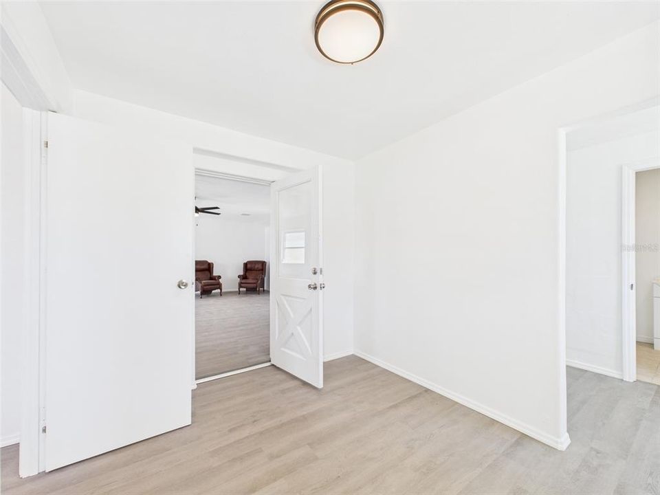 待售: $329,900 (0 贝兹, 0 浴室, 1817 平方英尺)