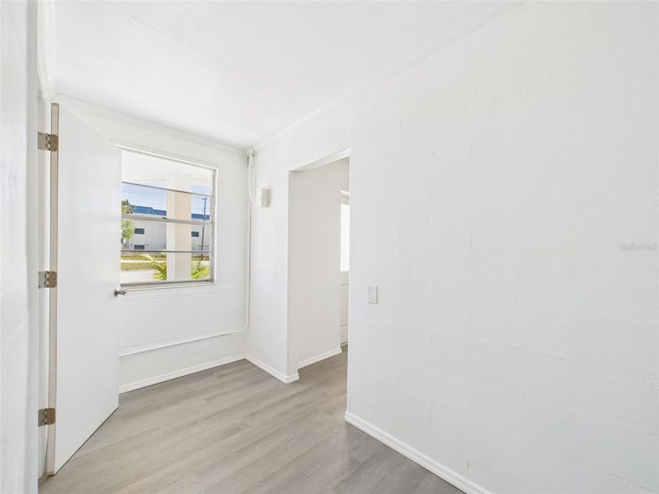 待售: $329,900 (0 贝兹, 0 浴室, 1817 平方英尺)