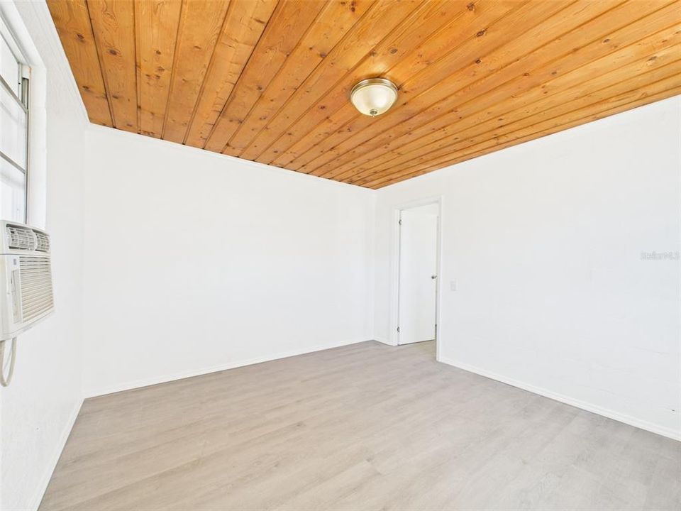 待售: $329,900 (0 贝兹, 0 浴室, 1817 平方英尺)